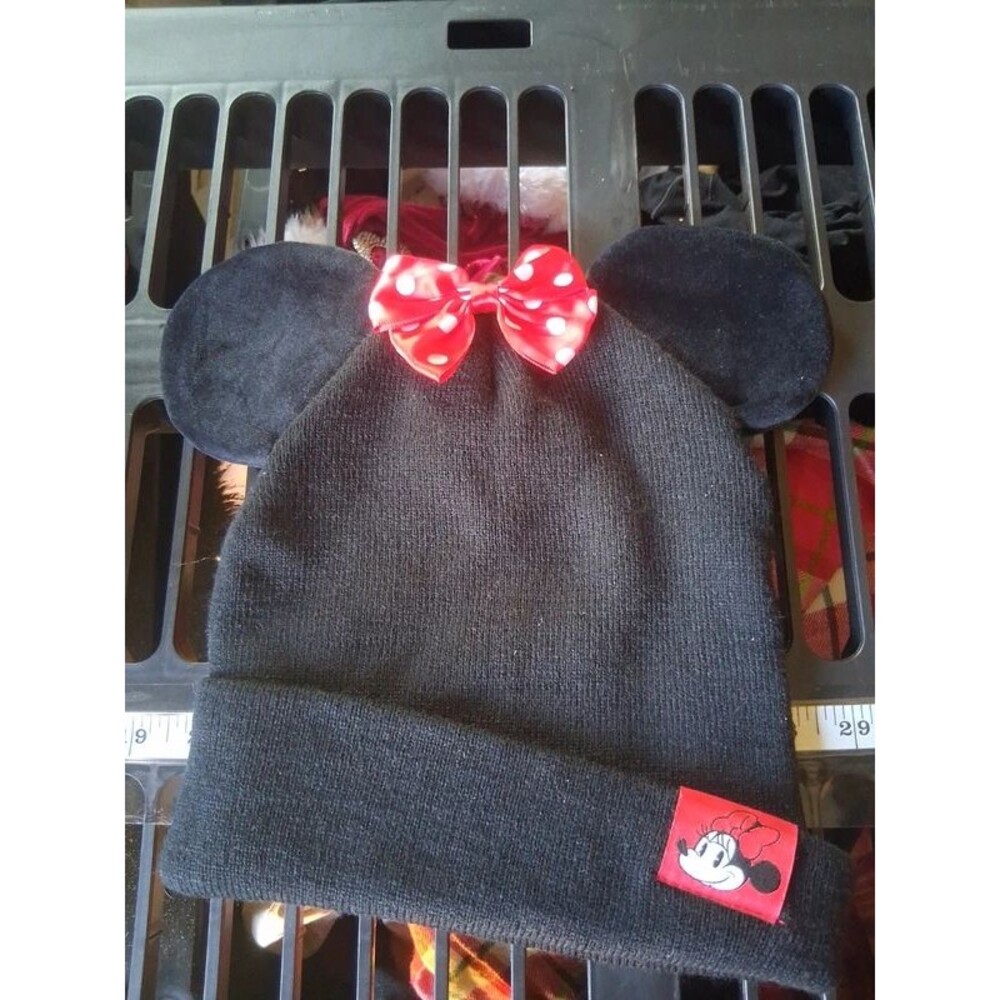 Disney Minnie mouse beanie hat with ears adult size